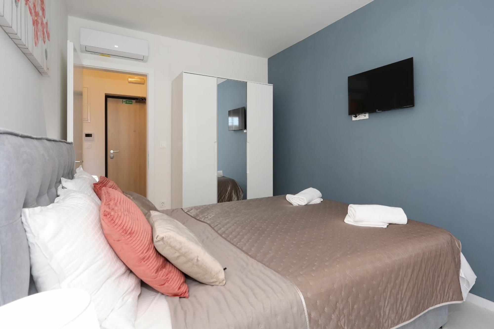פריבלאקה Apartment Relex With Pool & Jacuzzi מראה חיצוני תמונה
