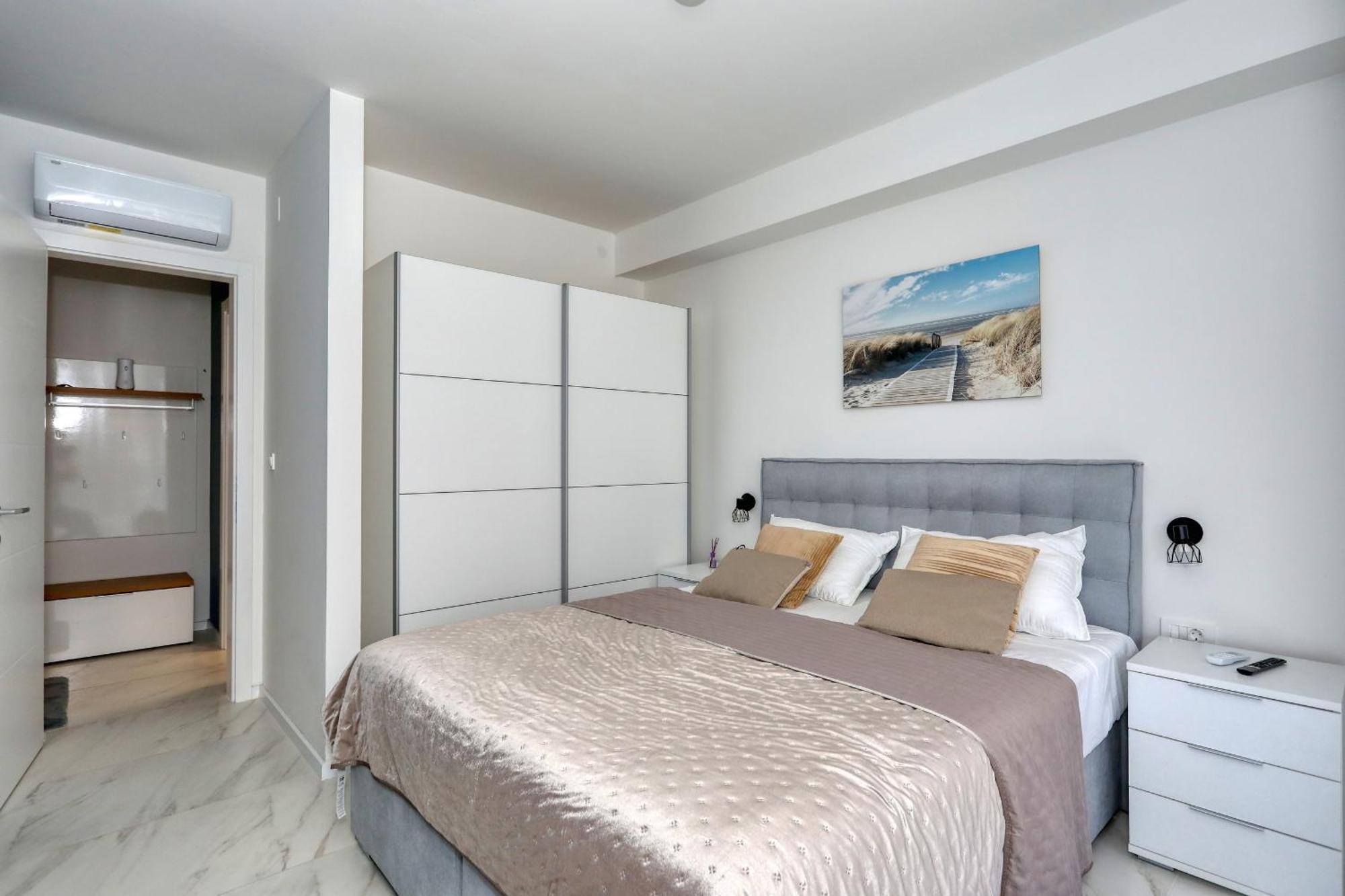 פריבלאקה Apartment Relex With Pool & Jacuzzi מראה חיצוני תמונה