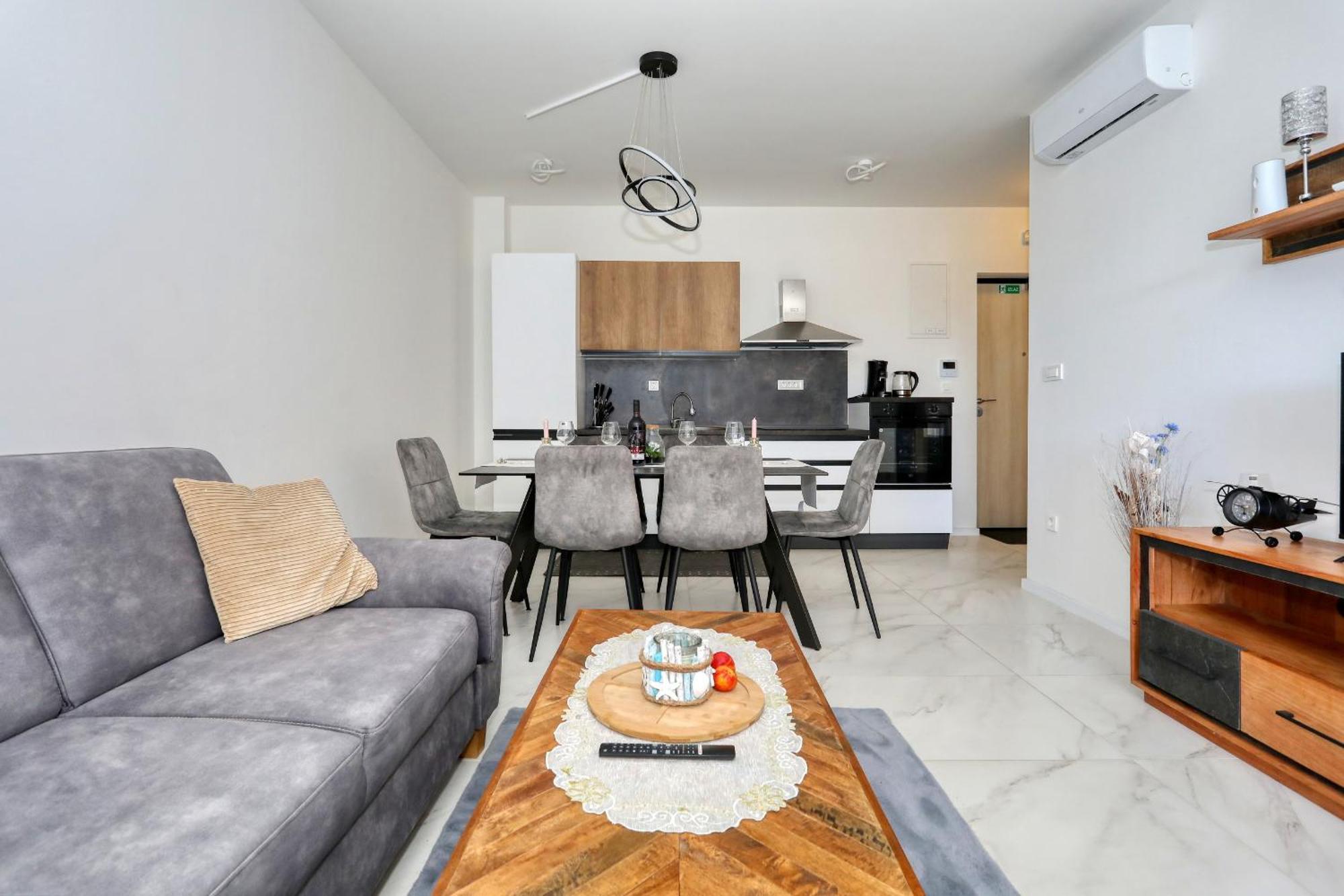 פריבלאקה Apartment Relex With Pool & Jacuzzi מראה חיצוני תמונה