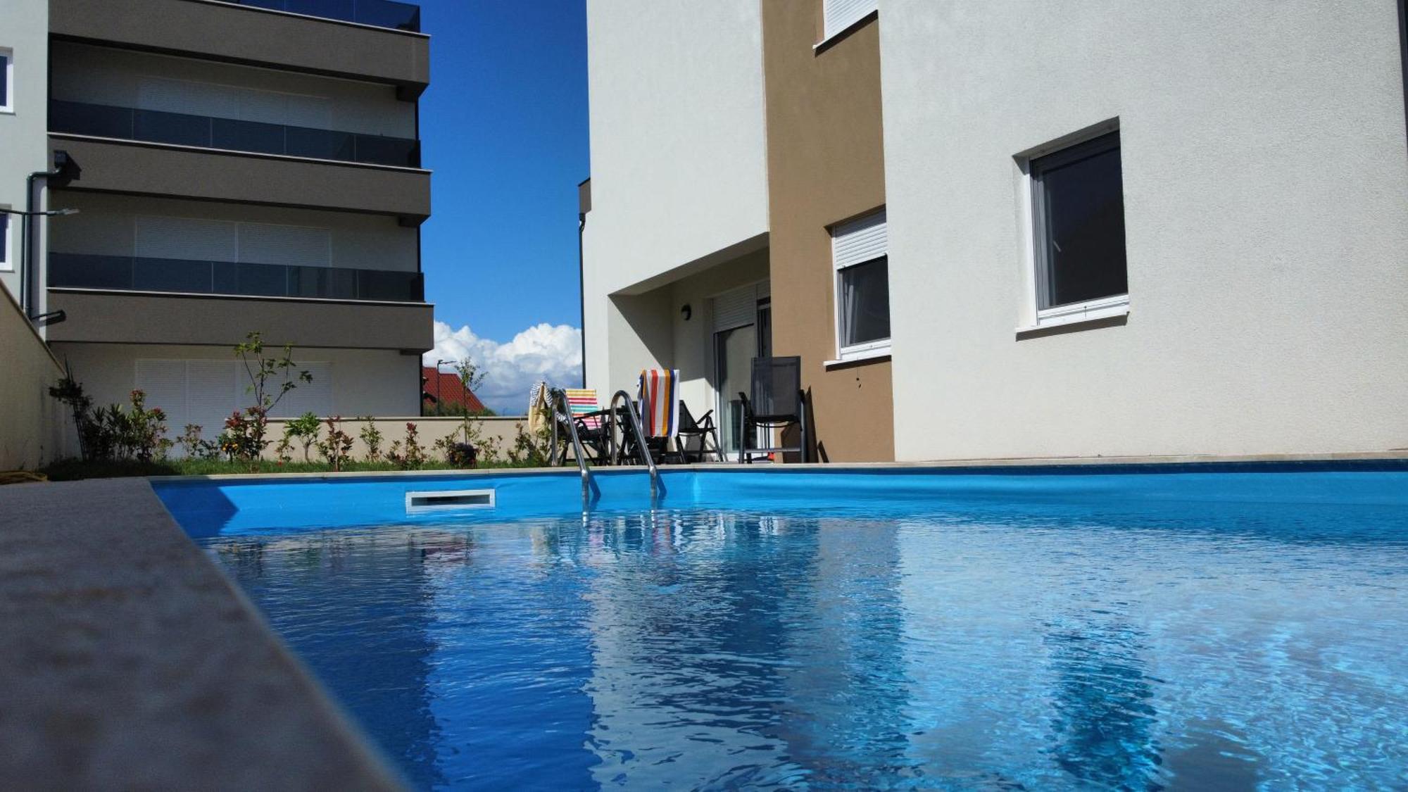 פריבלאקה Apartment Relex With Pool & Jacuzzi מראה חיצוני תמונה